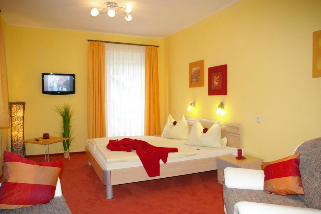 Hotel Heissinger Bad Berneck im Fichtelgebirge Szoba fotó